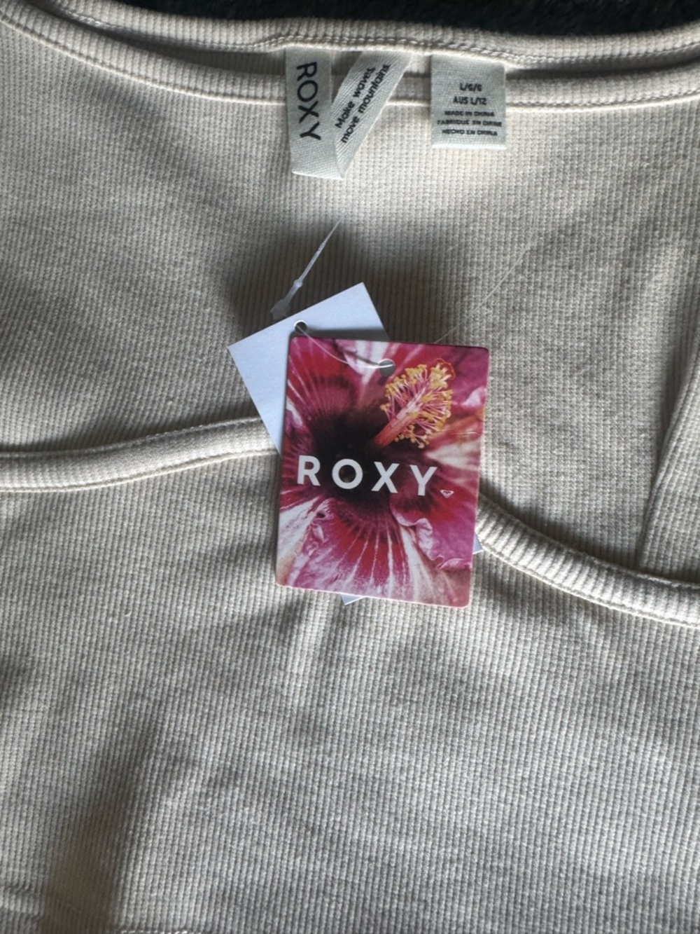 Roxy Cream Ribbed Crop Tank - Picture 4 of 6